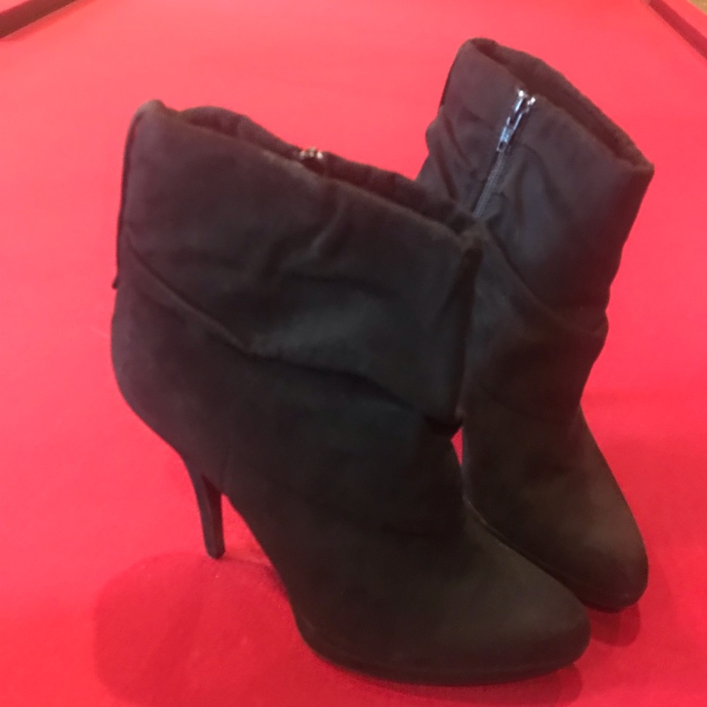 Women’s high heeled booties